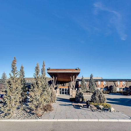 Heritage Inn Hotel & Convention Centre - High River Екстер'єр фото