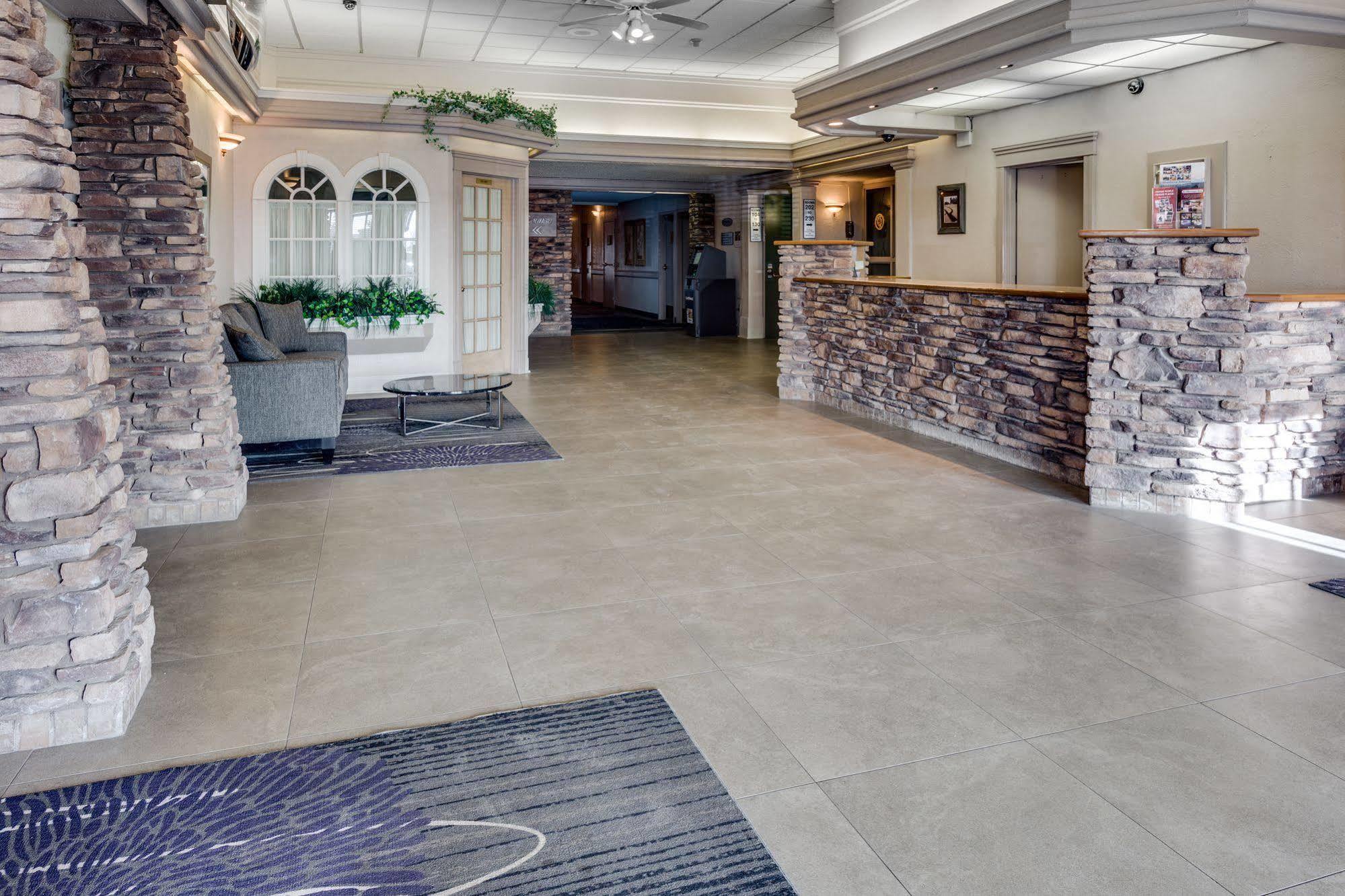 Heritage Inn Hotel & Convention Centre - High River Екстер'єр фото
