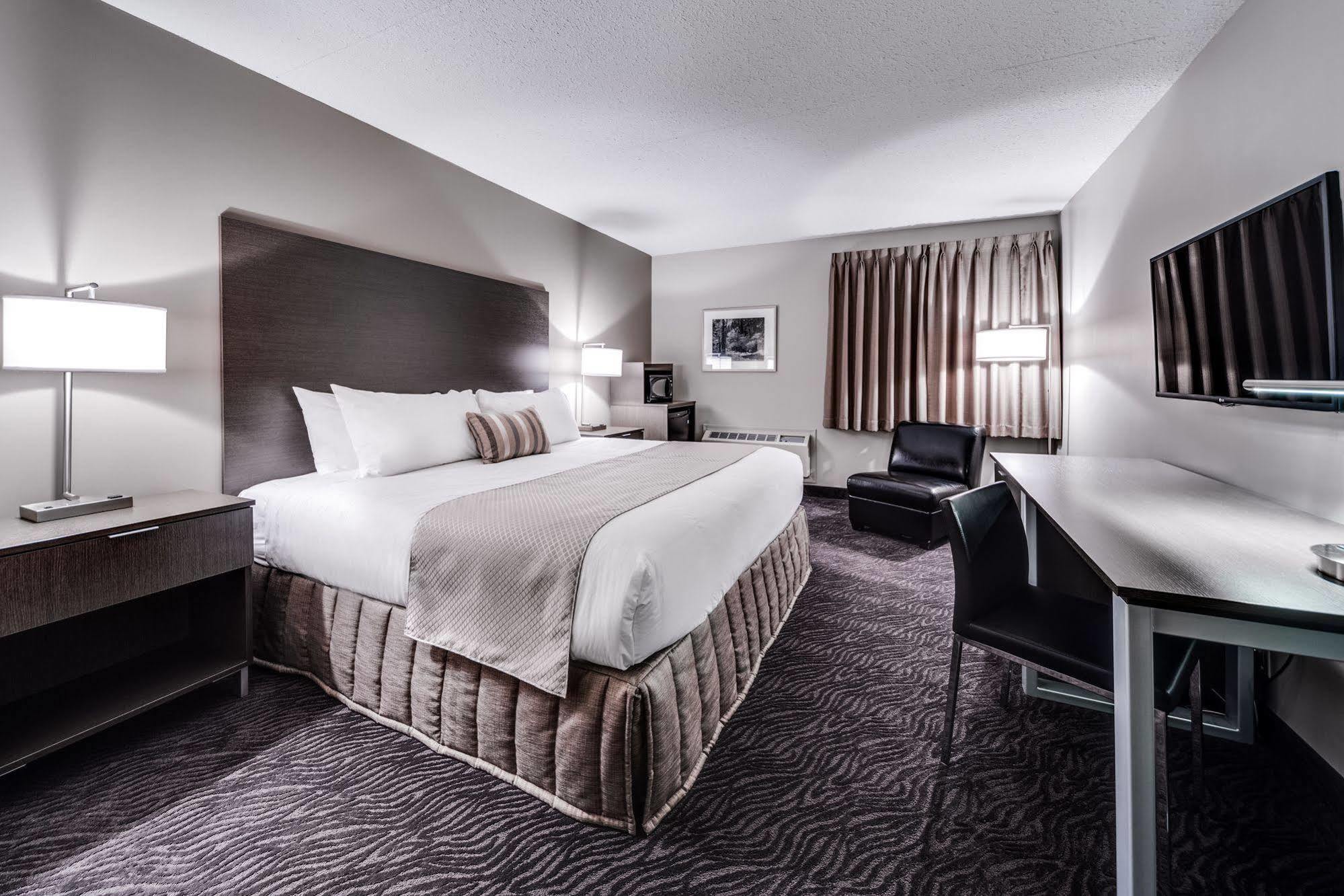 Heritage Inn Hotel & Convention Centre - High River Екстер'єр фото